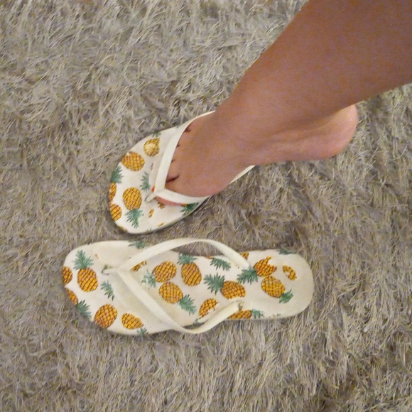 Woman's Sandals Flip flops 9 - Picture 2 of 3